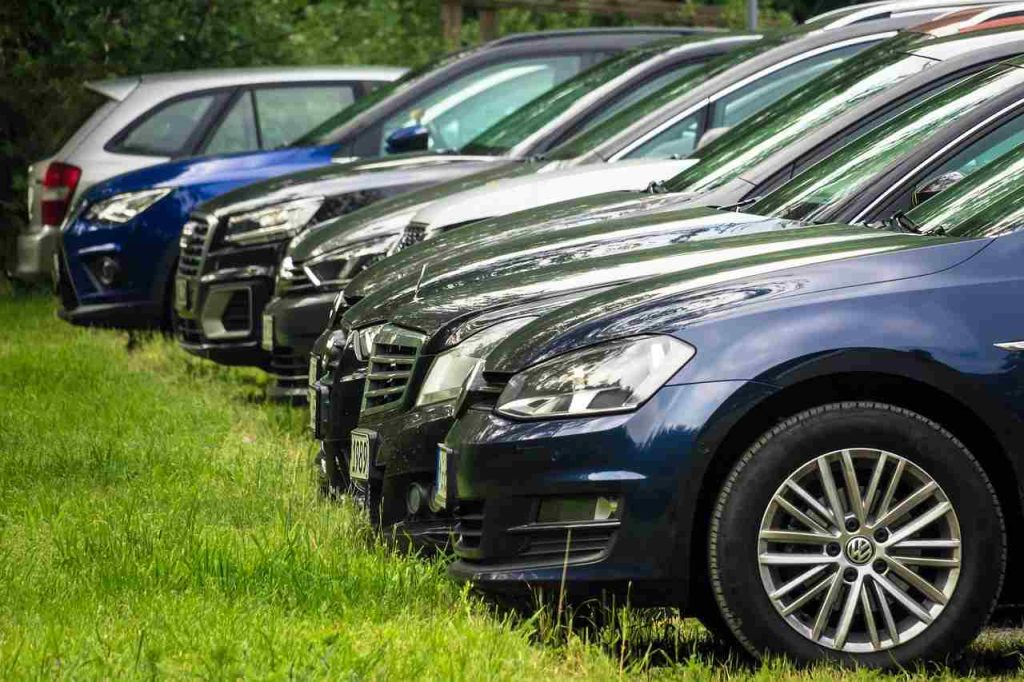 Automobili